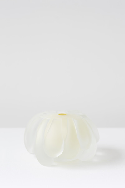 small round/yellow 3.5″H x 6.5″Dia (9x17cm)