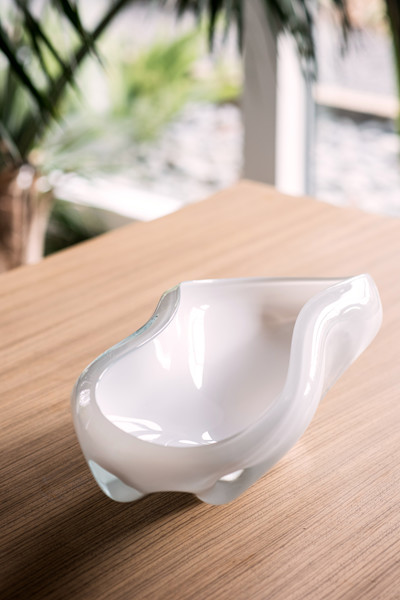long bowl/white 20”L x 9”W x 5”H (51x23x13cm)
