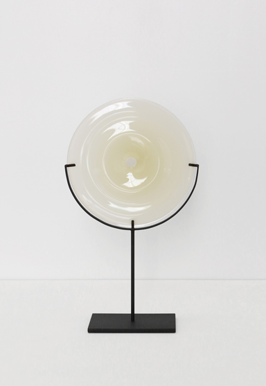 small/light beige 21″H x 12″W (53x30cm) shown w/ dark oxidized steel stand
