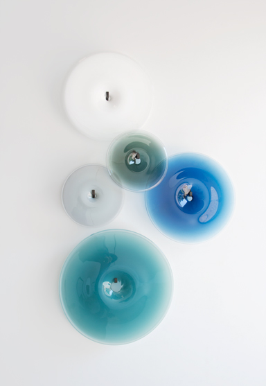 clockwise from top: medium/white 18″Dia (46cm), small/smoke 12″Dia (30cm), medium/steel blue 18″Dia (46cm), large/new blue 24″Dia (61cm), small/gray 12″Dia (30cm)