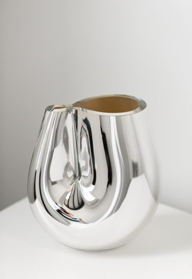 medium/silver 11″H x 10″W (28x25cm)