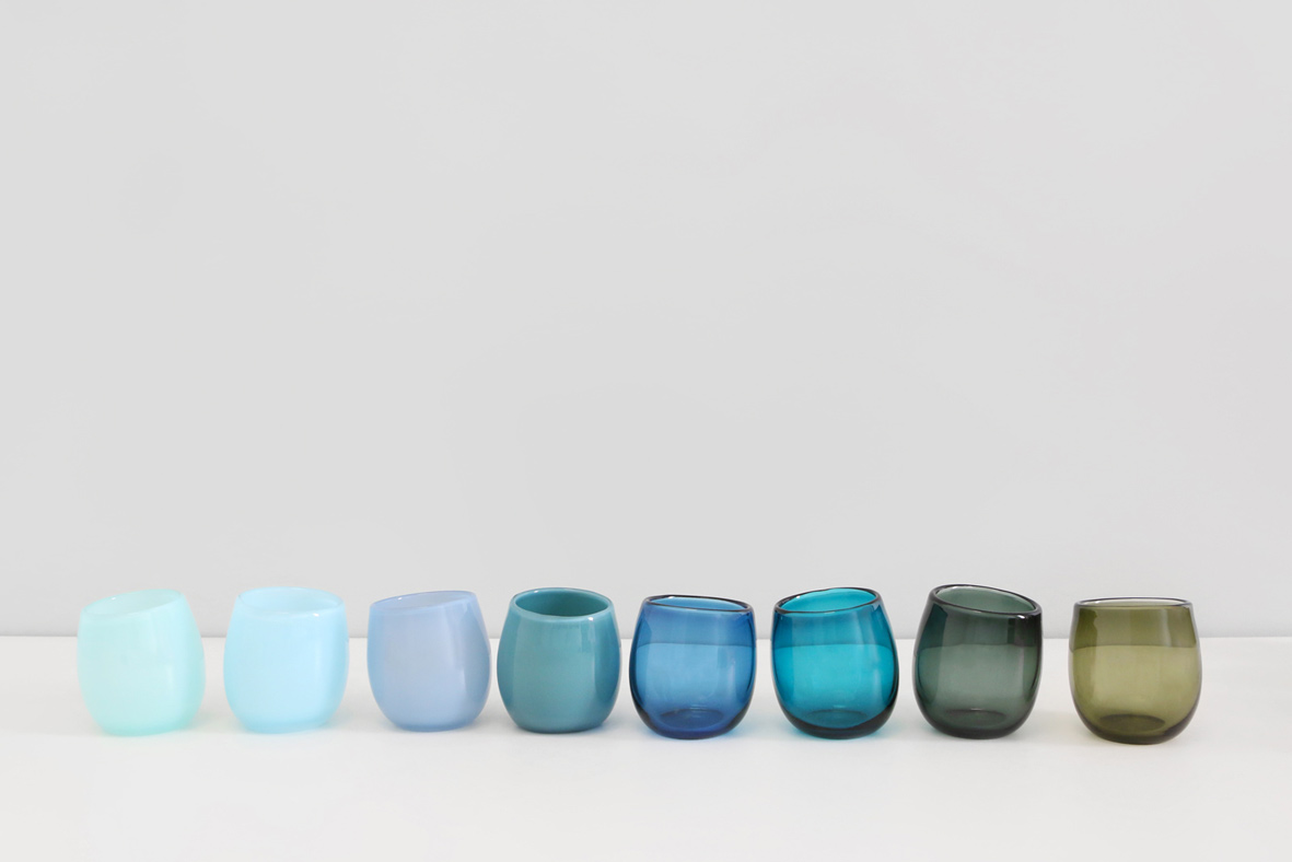 from left: opaque blue palette, transparent blue palette