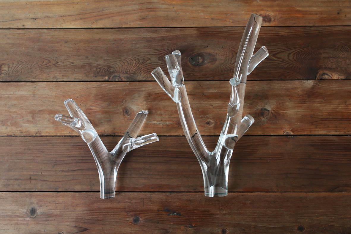 from left: small 10.5″L x 6″W x 5″H (27x15x12cm) large 17″L x 11″W x 7″H (43x28x18cm)