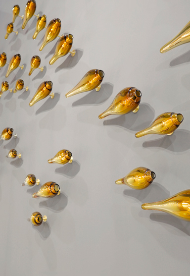 shoal wallpiece composition in gold