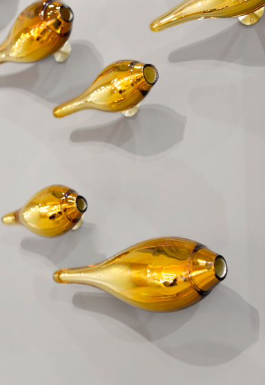 shoal wallpiece composition in gold